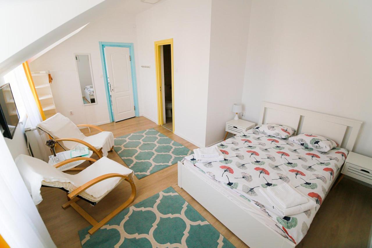 Capra Vecinului Bed & Breakfast Targu Mures Exterior photo