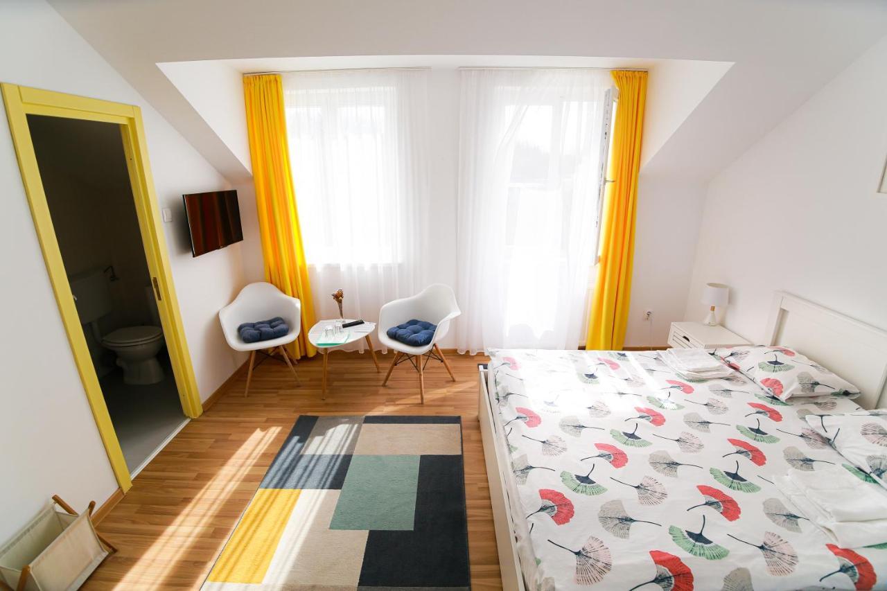 Capra Vecinului Bed & Breakfast Targu Mures Exterior photo