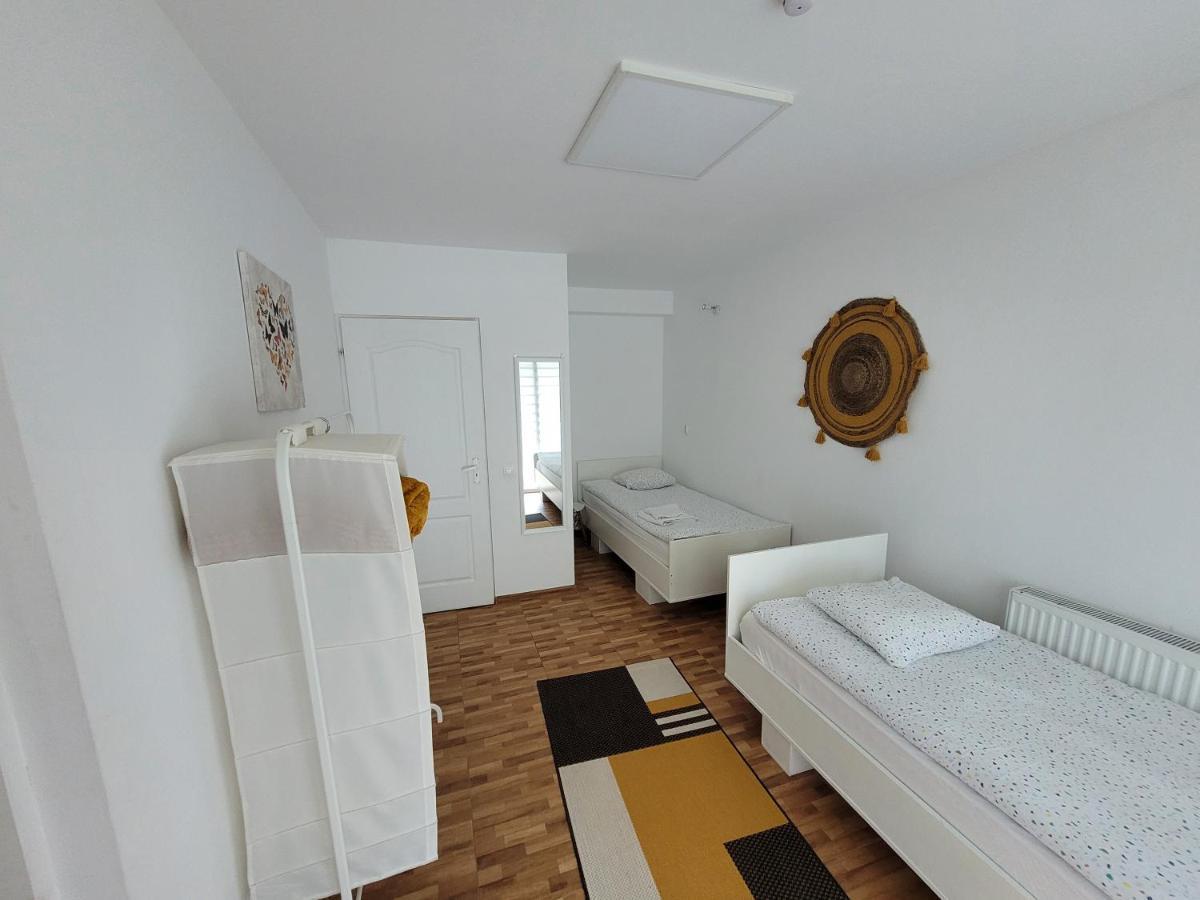 Capra Vecinului Bed & Breakfast Targu Mures Exterior photo