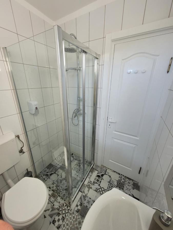 Capra Vecinului Bed & Breakfast Targu Mures Exterior photo