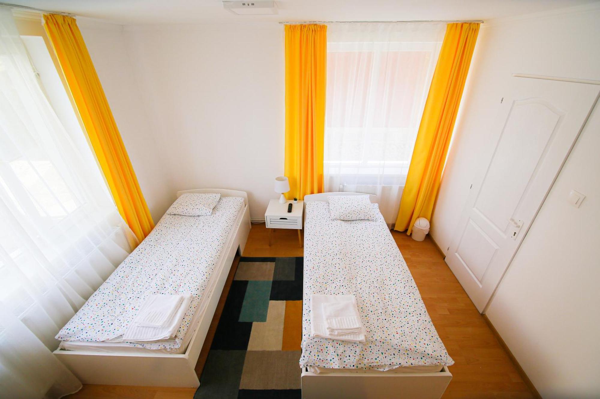 Capra Vecinului Bed & Breakfast Targu Mures Room photo